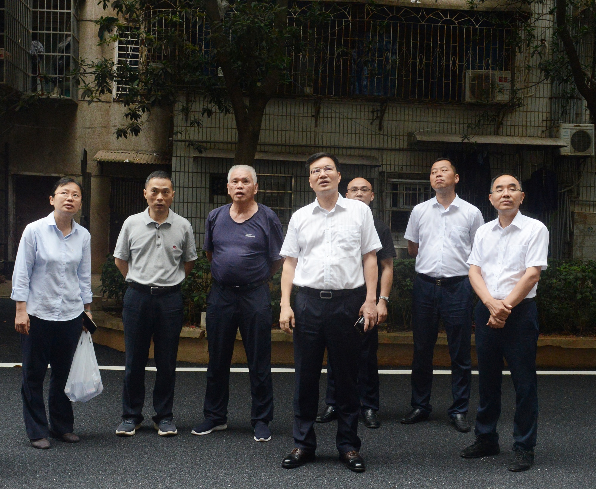 20200624518834.jpg 楊宏偉檢查北院樓梯房電梯加裝施工DSC_6524_副本.jpg