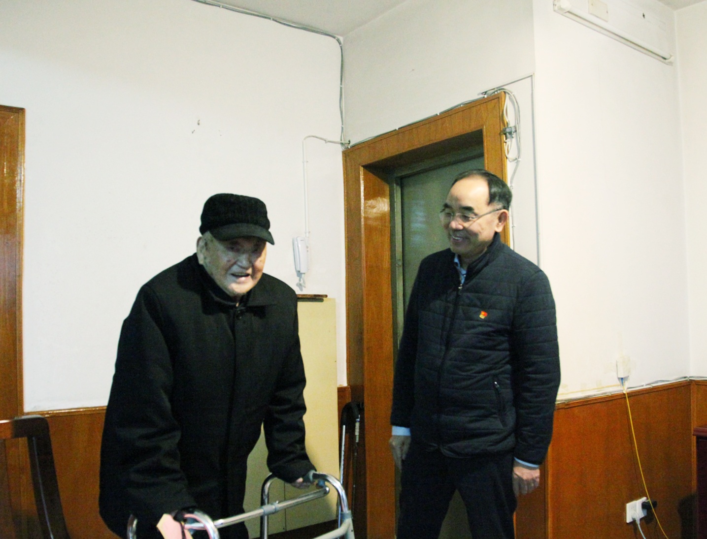 20220209123195.jpg 6王術(shù)飛慰問(wèn)岳國(guó)民IMG_2002_副本.jpg