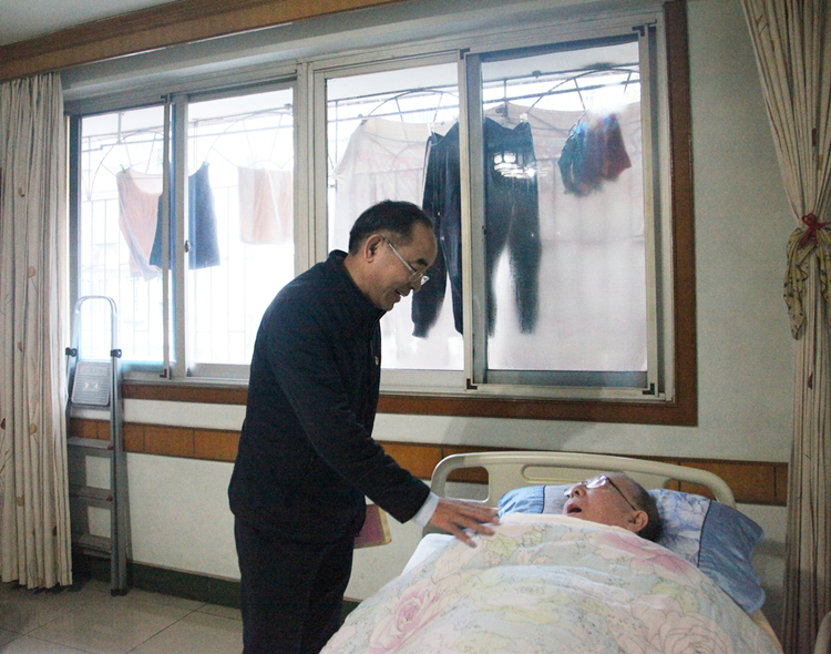 20220209837140.jpg 7王術(shù)飛慰問(wèn)IMG_2005_副本.jpg