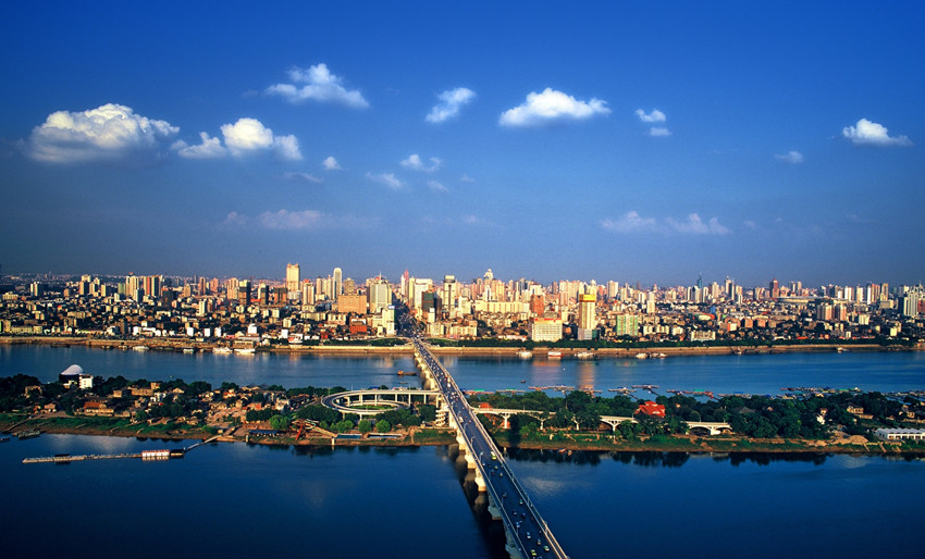 20221008854697.jpg 橘子洲大橋_副本.jpg