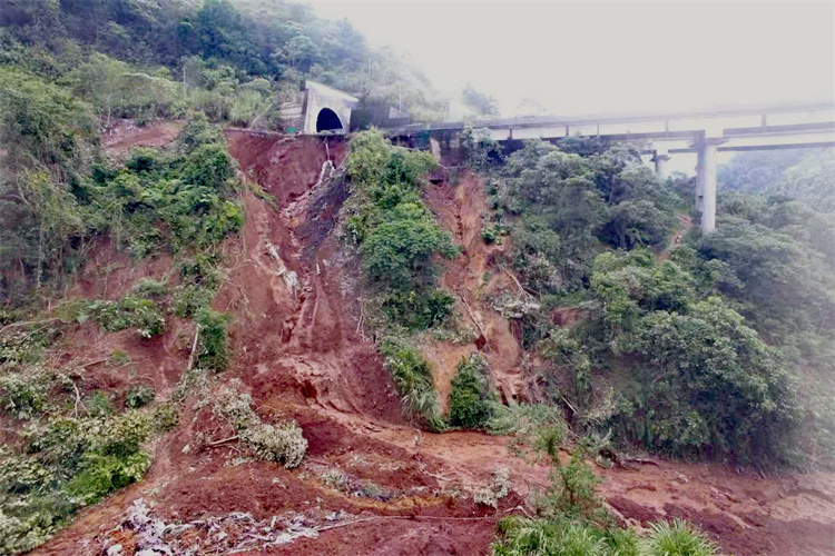 20251121722073.jpg 1邊坡滑塌前期影像.jpg